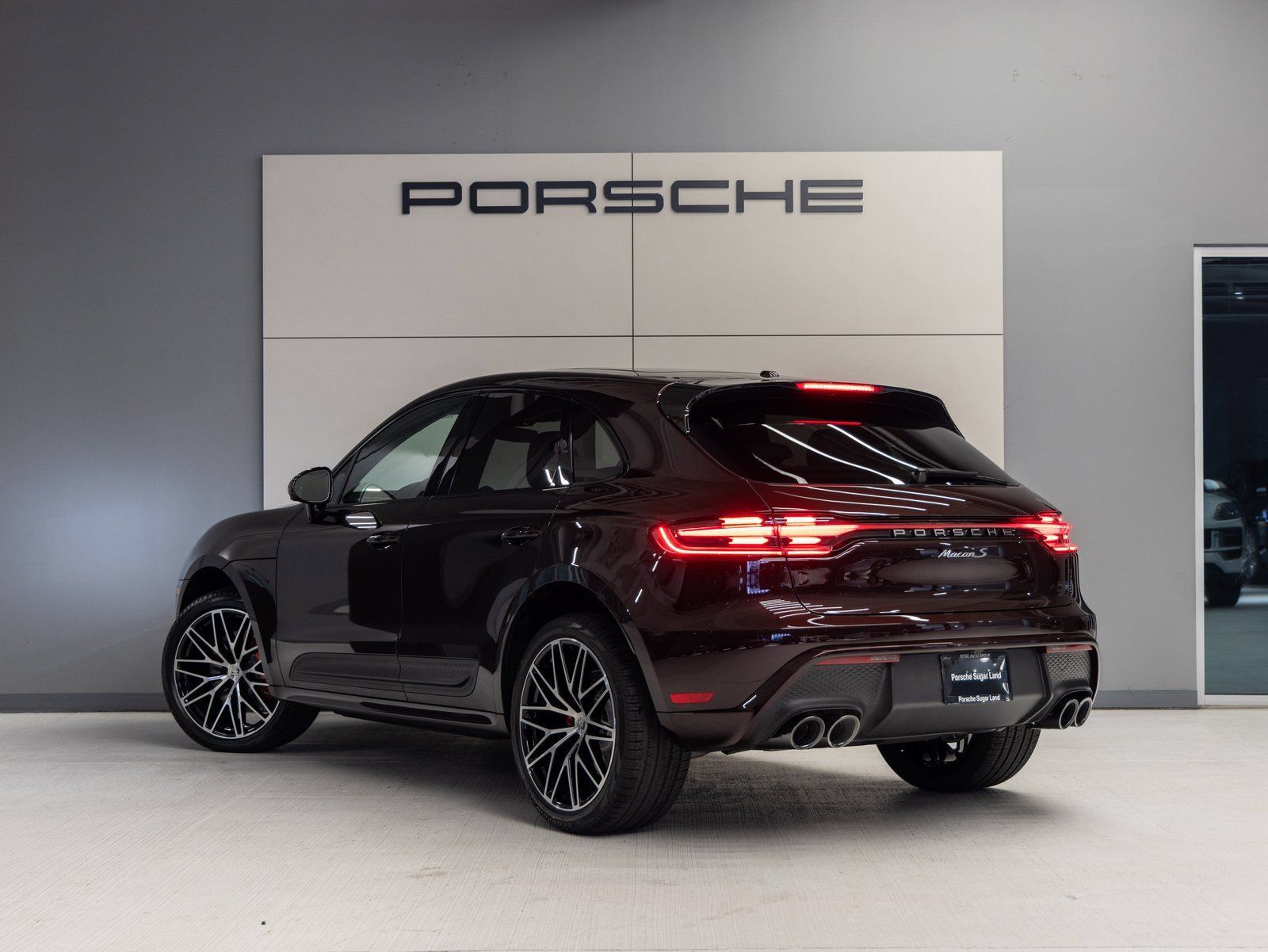 Certified 2026 Porsche Macan S AWD/4WD image 3