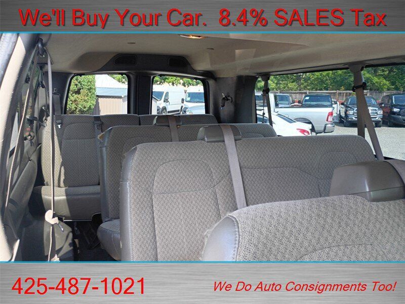 Used 2017 Chevrolet Express 3500 LT w/ LT Preferred Equipment Group RWD image 24