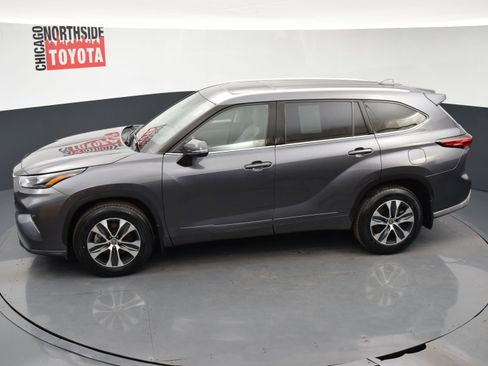 Used 2022 Toyota Highlander XLE image 22