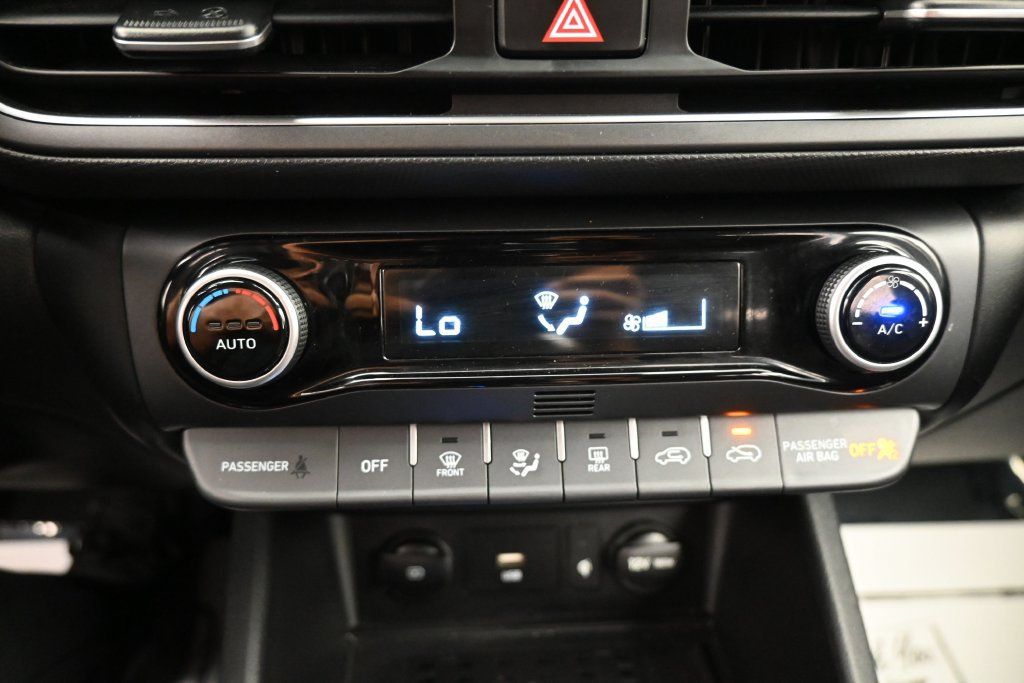 Used 2023 Hyundai Kona SEL w/ Convenience Package AWD/4WD image 16