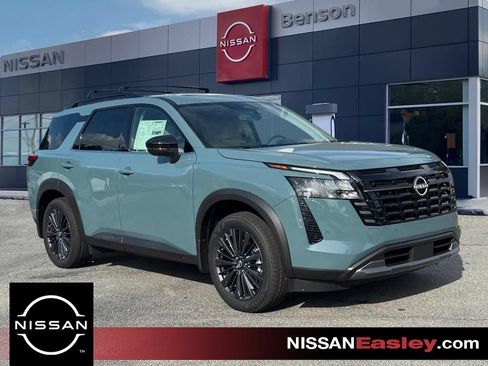 New 2026 Nissan Pathfinder SL w/ SL Premium Package (P04) AWD/4WD image 1