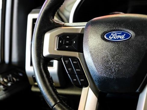 Used 2020 Ford F250 Lariat w/ Chrome Package image 18