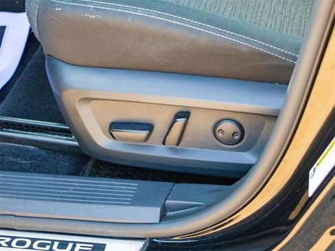 Used 2023 Nissan Rogue SV image 20