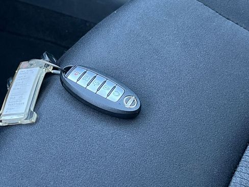 Used 2025 Nissan Altima 2.5 SV image 25