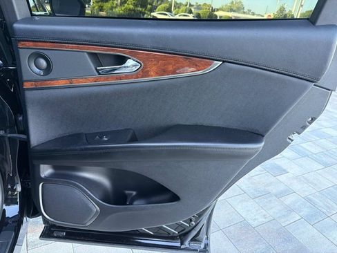 Used 2019 Lincoln Nautilus Reserve FWD image 21