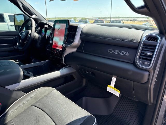 New 2026 RAM 2500 Laramie AWD/4WD image 12
