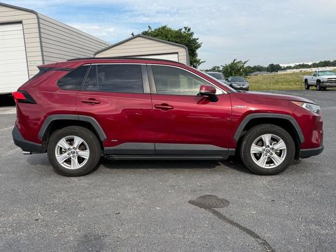Used 2020 Toyota RAV4 XLE w/ Convenience Package AWD/4WD image 4