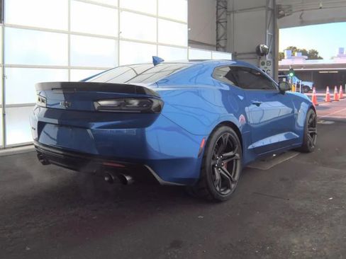 Used 2017 Chevrolet Camaro SS RWD image 4