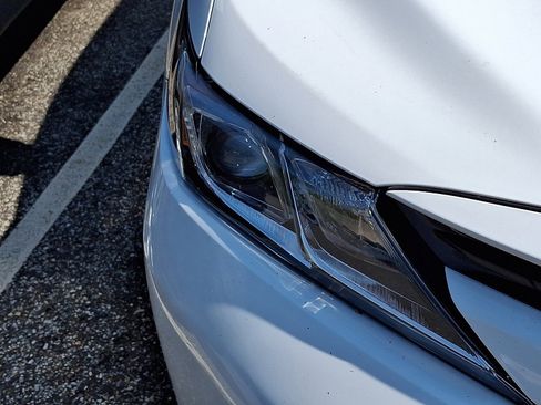 Used 2020 Toyota Camry LE FWD image 4