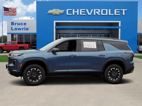 New 2026 Chevrolet Traverse Z71 w/ Enhanced Driving Package image 3