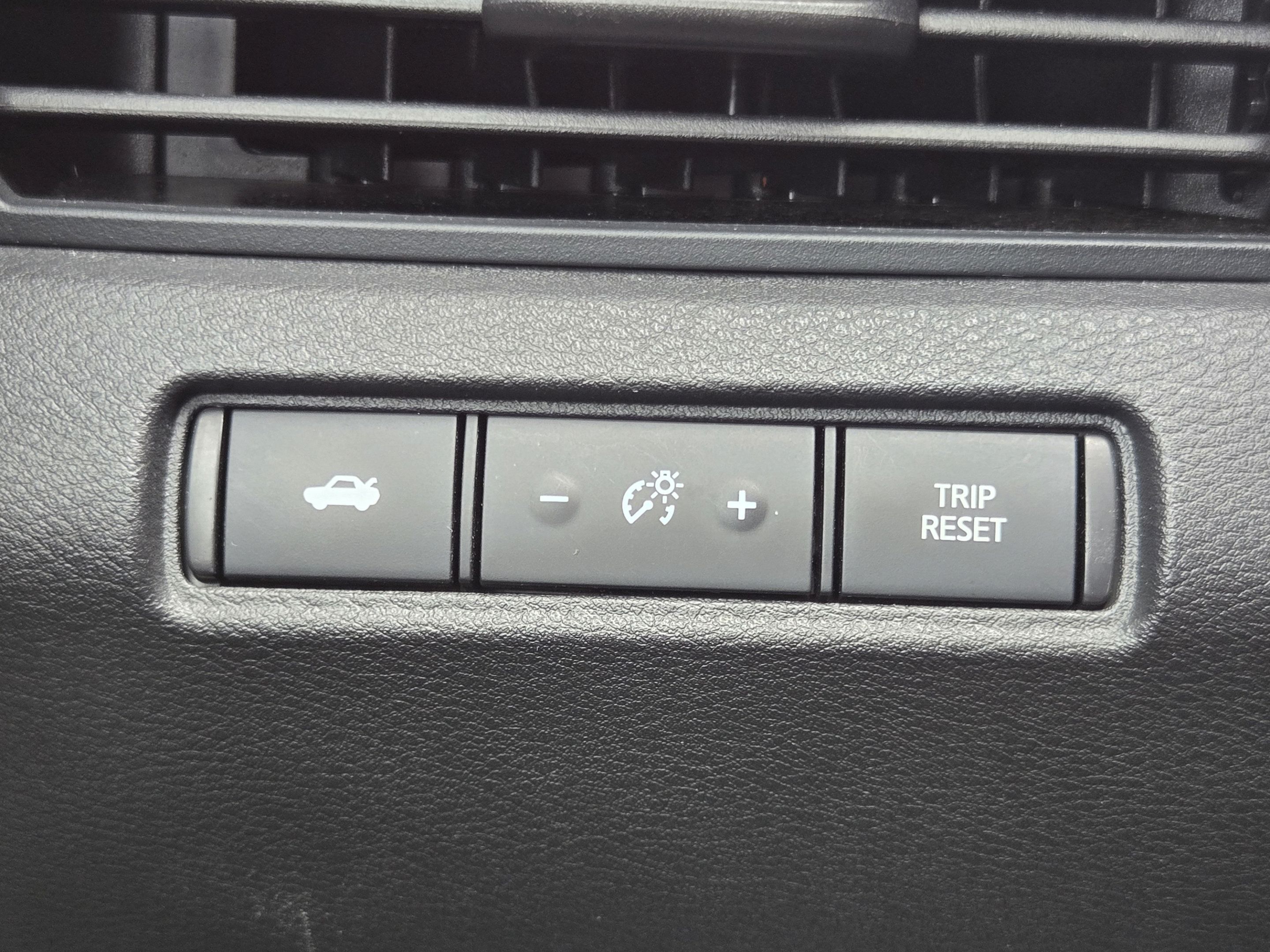 Used 2025 Nissan Altima 2.5 SV FWD image 20