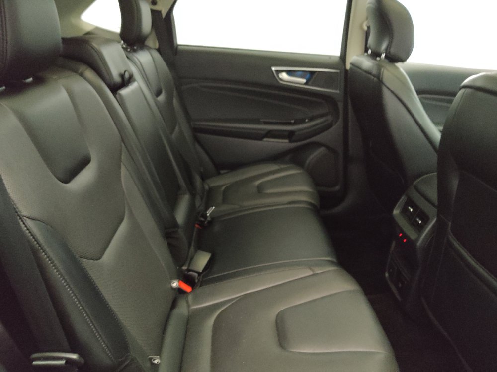 Used 2018 Ford Edge Titanium w/ Equipment Group 301A AWD/4WD image 19