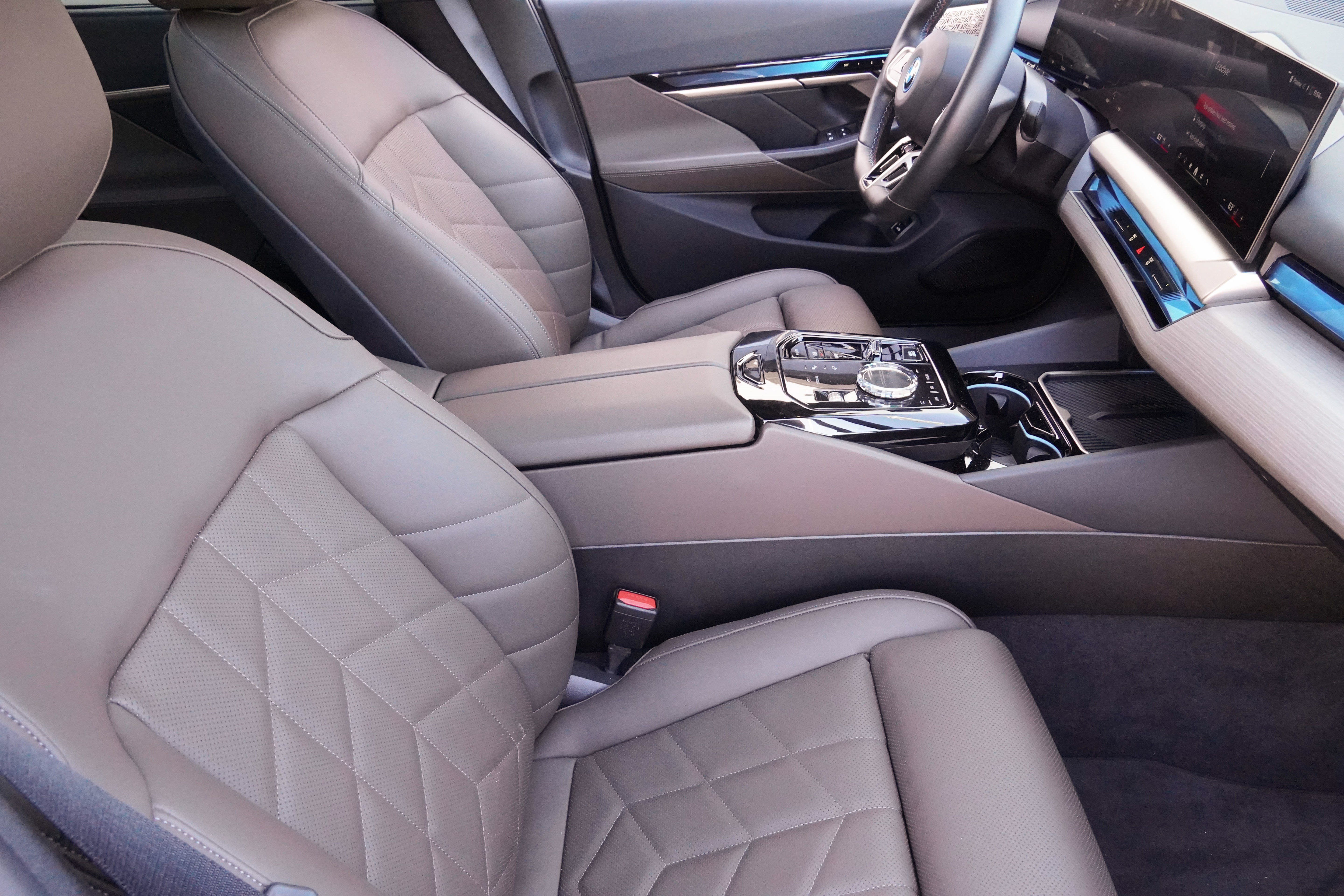 Certified 2024 BMW i5 M60 w/ Executive Package AWD/4WD image 9