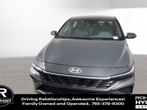 Used 2024 Hyundai Elantra SEL image 4