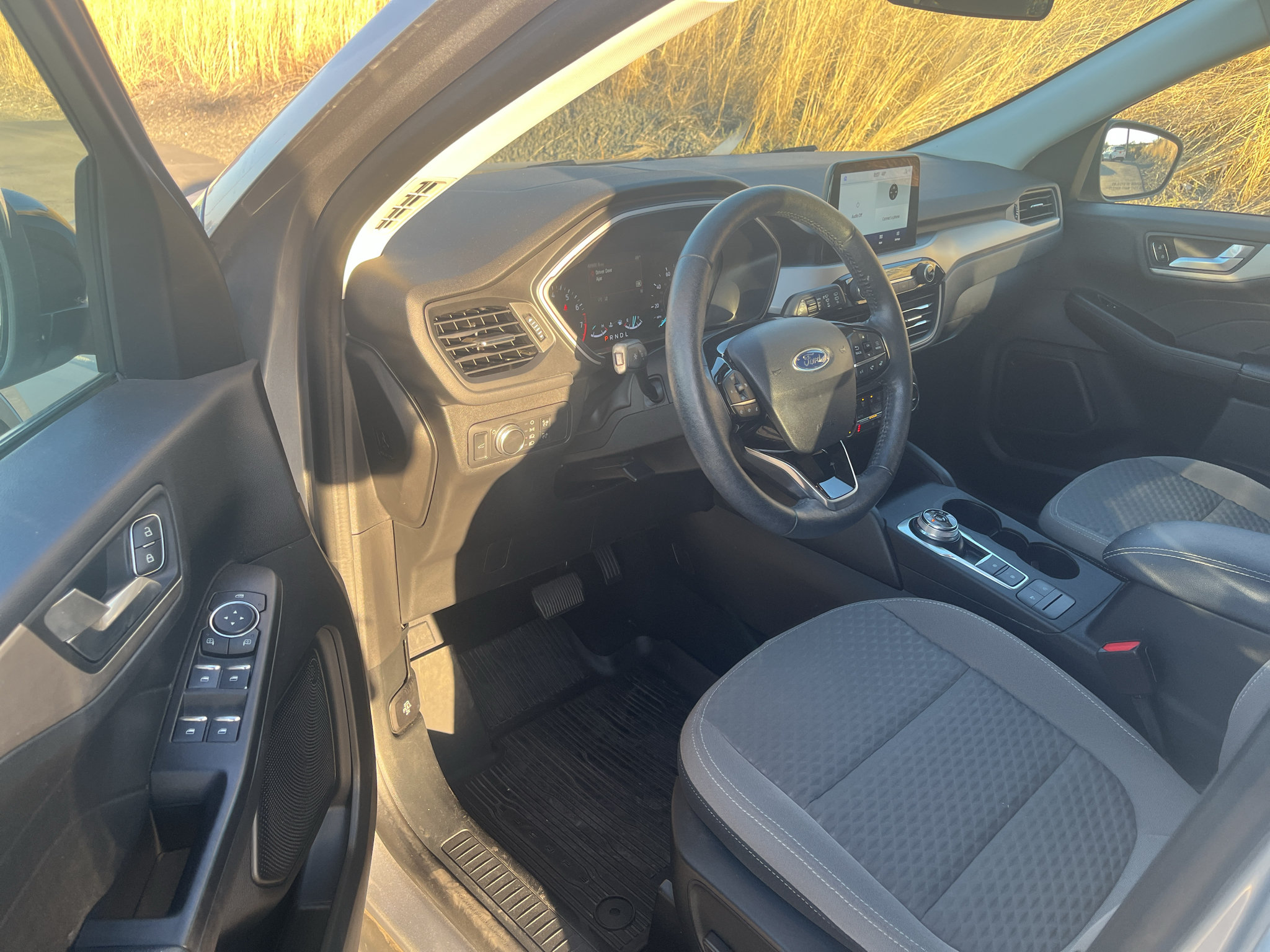 Used 2021 Ford Escape SE w/ SE Sport Appearance Package AWD/4WD image 8