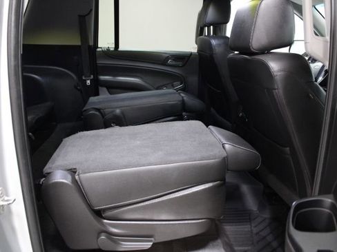 Used 2018 Chevrolet Suburban LT image 64