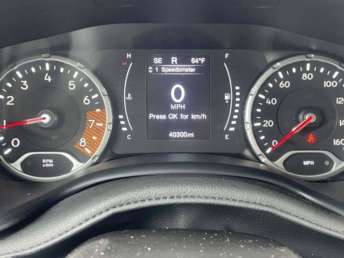 Certified 2023 Jeep Renegade Latitude image 9