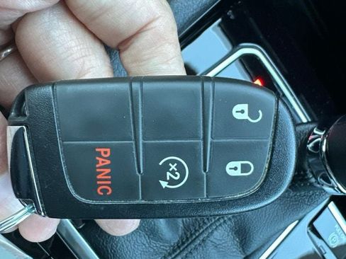 Used 2025 Jeep Compass Limited AWD/4WD image 39