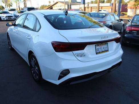 Used 2023 Kia Forte LXS FWD image 5