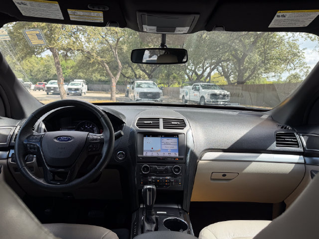 Used 2018 Ford Explorer XLT w/ Equipment Group 202A FWD image 16