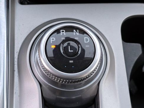 Used 2021 Ford Explorer XLT w/ Equipment Group 202A image 17