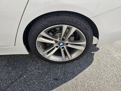 Used 2018 BMW 330e image 11