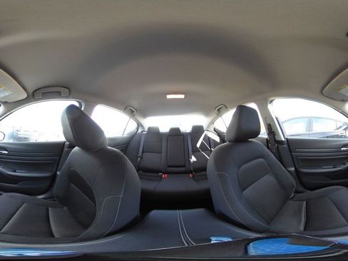 Used 2025 Nissan Altima 2.5 SV image 42