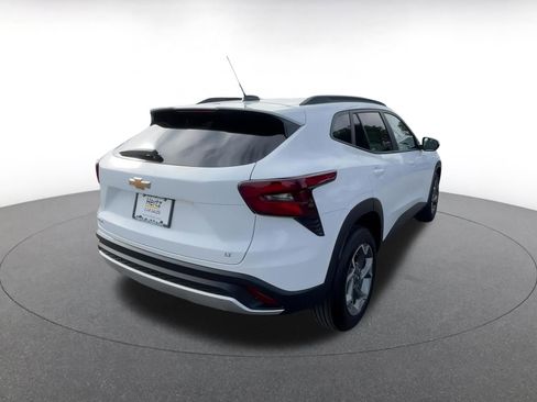 Used 2025 Chevrolet Trax LT image 14