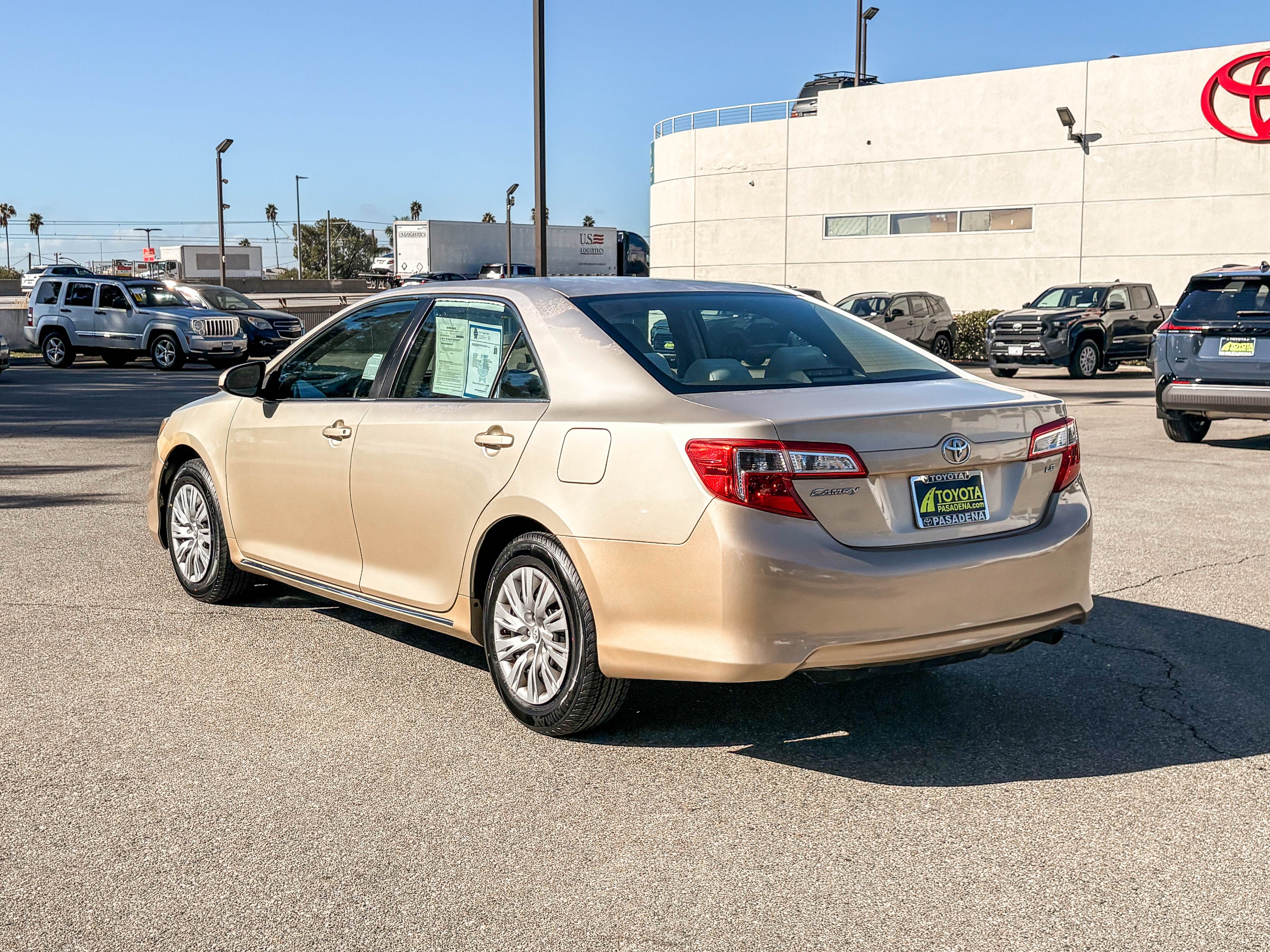 Used 2012 Toyota Camry LE FWD image 8