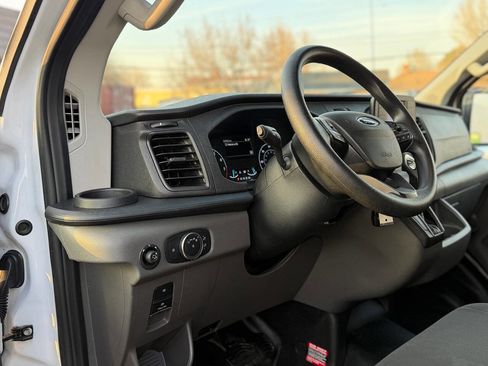 Used 2024 Ford Transit 250 Low Roof w/ Exterior Upgrade Package image 39