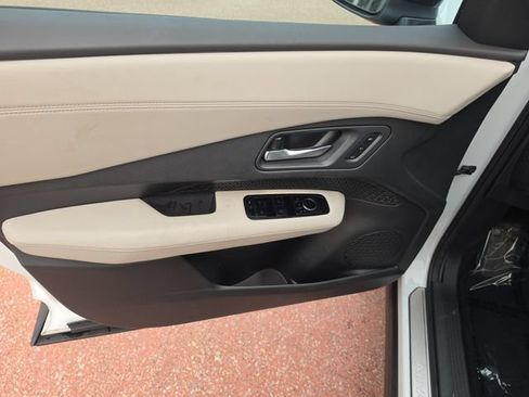 Used 2023 Nissan Ariya FWD image 10
