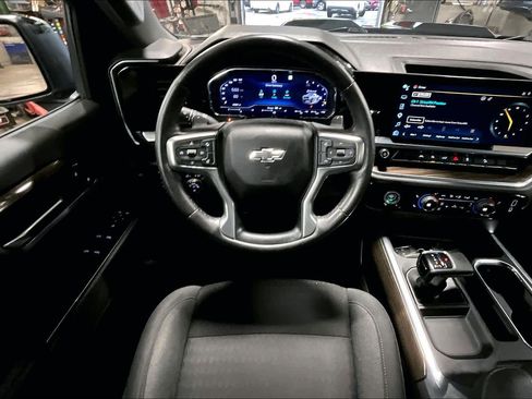 Used 2023 Chevrolet Silverado 1500 LT Trail Boss AWD/4WD image 6