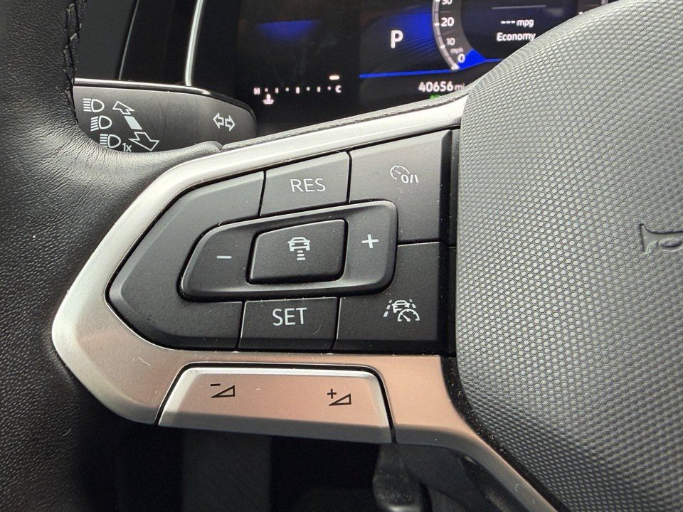 Used 2024 Volkswagen Jetta SE FWD image 14