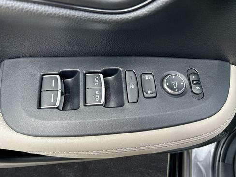 Used 2024 Honda HR-V EX-L image 13