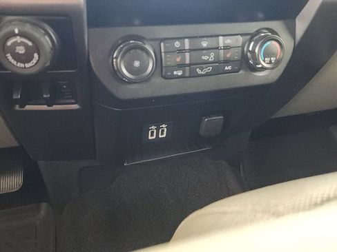 Used 2019 Ford F150 XLT w/ Equipment Group 302A Luxury AWD/4WD image 17