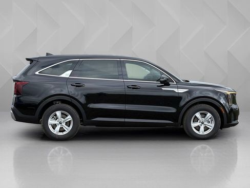 New 2026 Kia Sorento LX FWD image 4