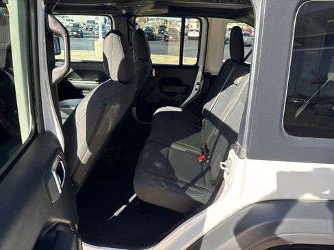 Used 2024 Jeep Wrangler Sport S image 8