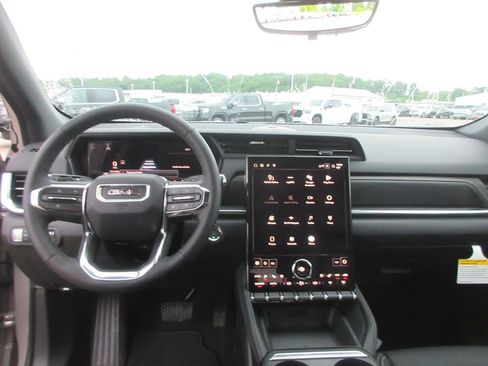 New 2026 GMC Terrain Elevation w/ Elevation Premium Package AWD/4WD image 13