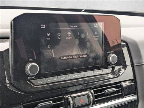 Used 2024 Nissan Pathfinder SV w/ SV Premium Package image 14