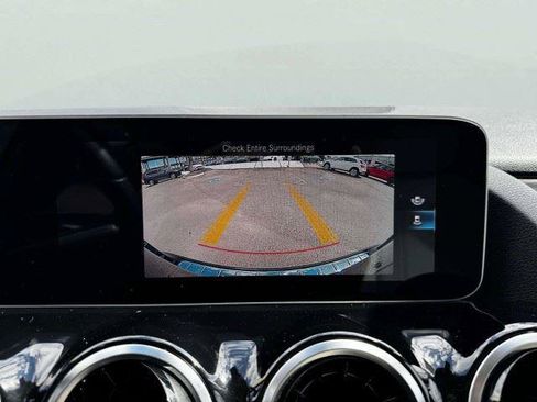Used 2021 Mercedes-Benz GLA 250 4MATIC w/ Premium Package image 31