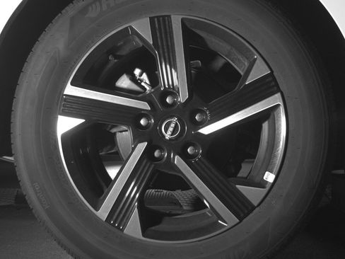 Used 2025 Nissan Sentra SV FWD image 15