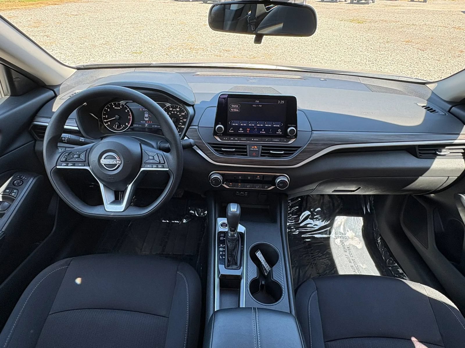Used 2025 Nissan Altima 2.5 SV FWD image 4
