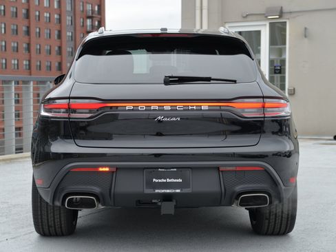 Certified 2026 Porsche Macan AWD/4WD image 6