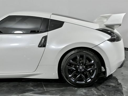 Used 2018 Nissan 370Z Coupe image 7