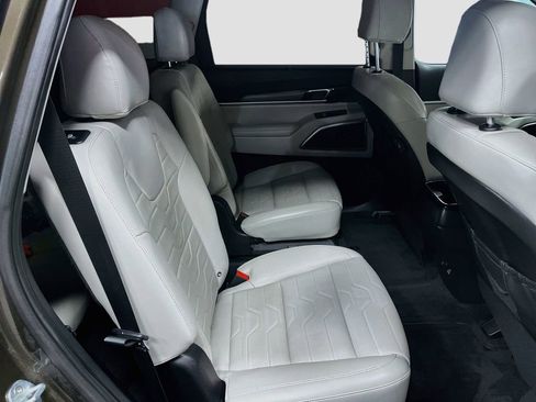 Used 2022 Kia Telluride SX w/ SX Prestige Package AWD/4WD image 30