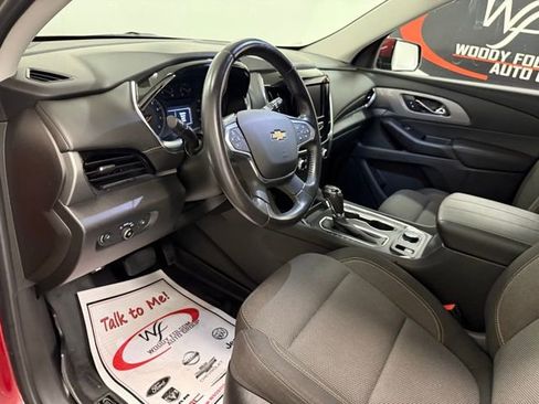 Used 2020 Chevrolet Traverse LT image 12