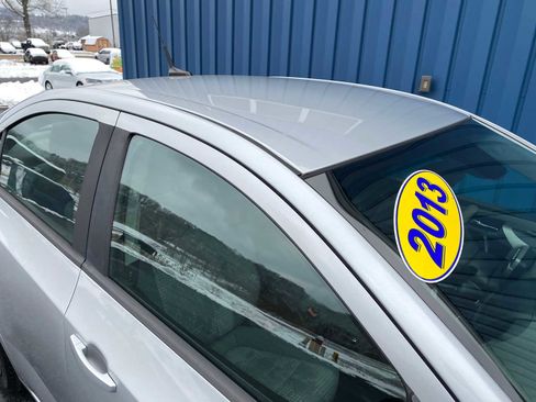 Used 2013 Chevrolet Sonic LS image 5