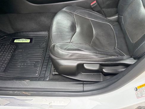 Used 2018 Chevrolet Volt Premier w/ Driver Confidence Package image 26