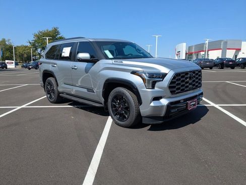 Used 2025 Toyota Sequoia Platinum w/ TRD Off-Road Package image 7