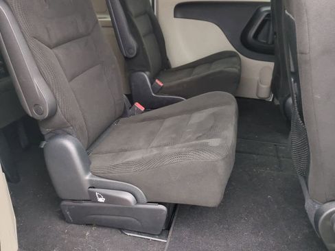 Used 2016 Dodge Grand Caravan SE w/ Quick Order Package 29E SE image 19